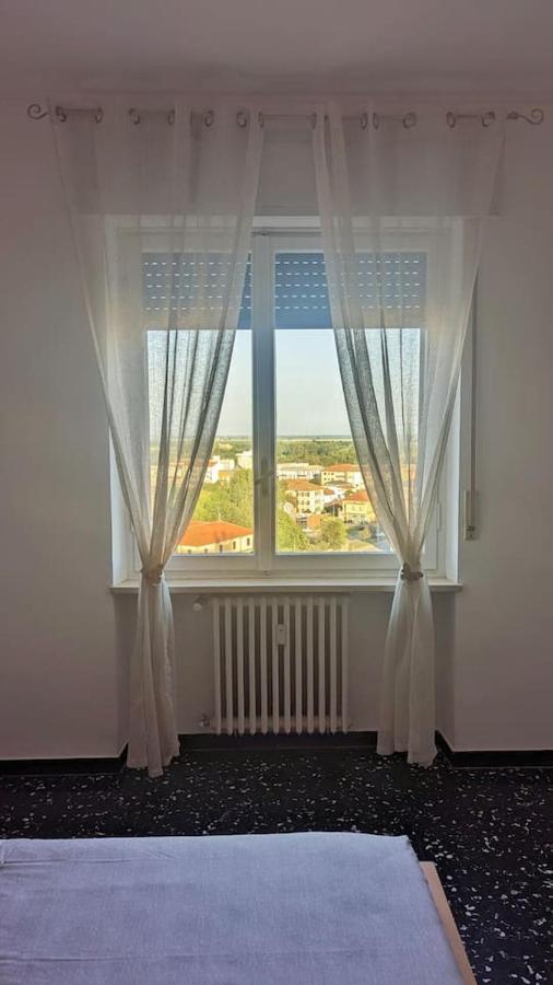ヴェルチェッリLa Terrazza Del Reアパートメント エクステリア 写真