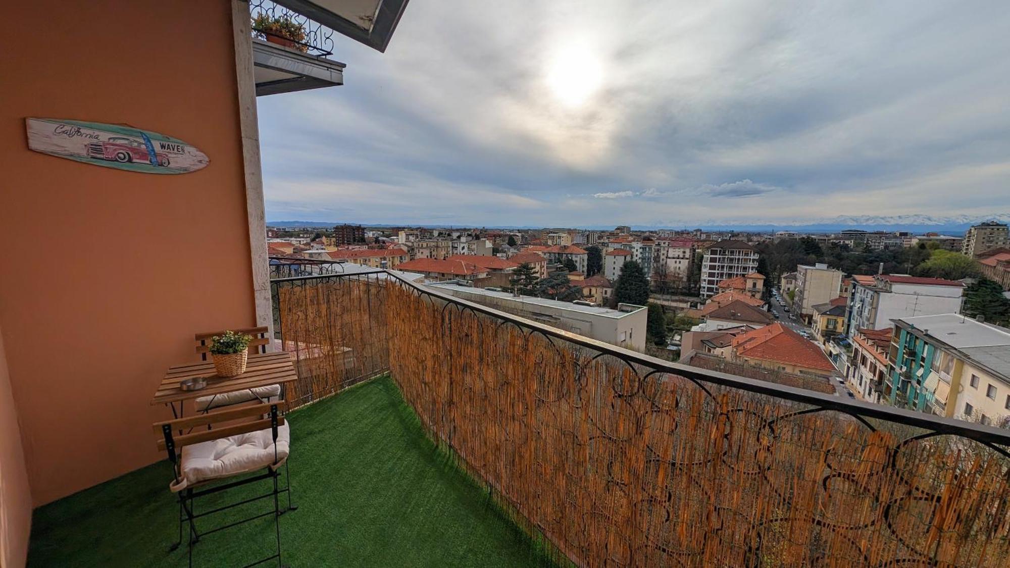 ヴェルチェッリLa Terrazza Del Reアパートメント エクステリア 写真
